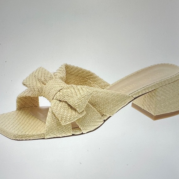 Stuart Weitzman Cream Bow Mules - Picture 1 of 16
